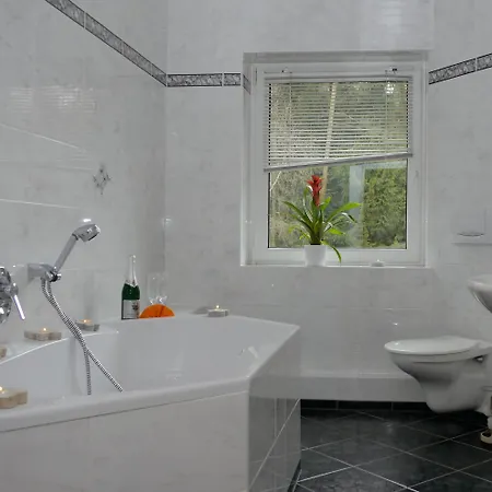 Naturparkhotel Haus Hubertus 호텔 3*